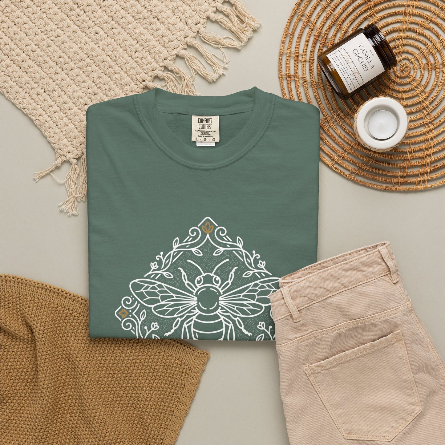 Bee Botanical T-Shirt — Vintage Floral Bee Graphic Tee